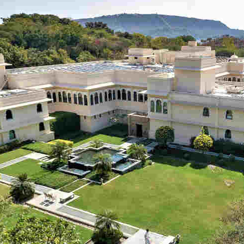 Trident Hotel Udaipur: A Serene Oasis of Rajasthani Charm and Lakeside Luxury